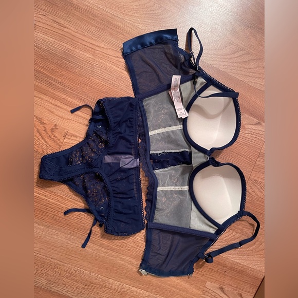 Blue Victoria’s Secret Bustier and Thing Set NWT!! - Picture 4 of 4